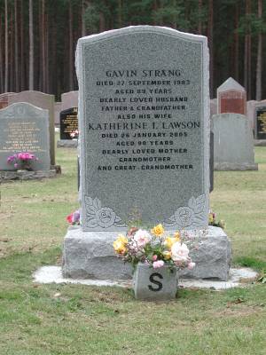 Headstone: Strang,Gavin & Katherine September, 2005 Detail